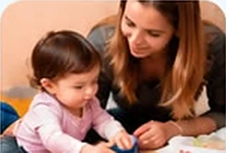 Mamá jugando con su bebé